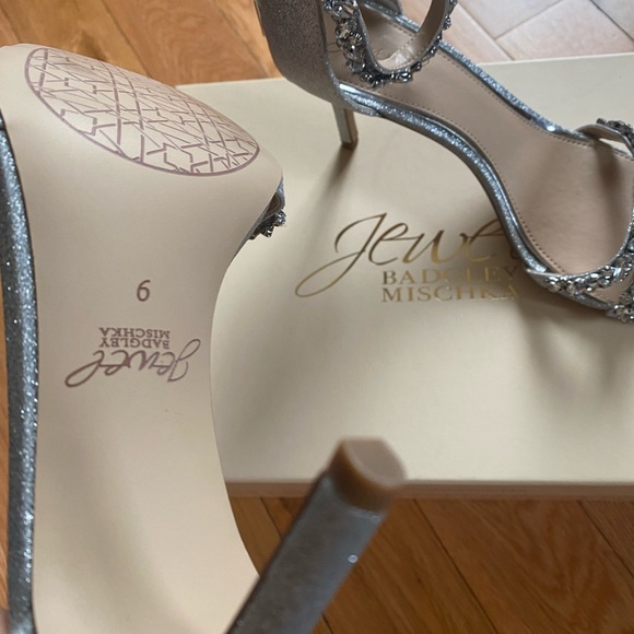 Beautiful - Picture 3 of 3